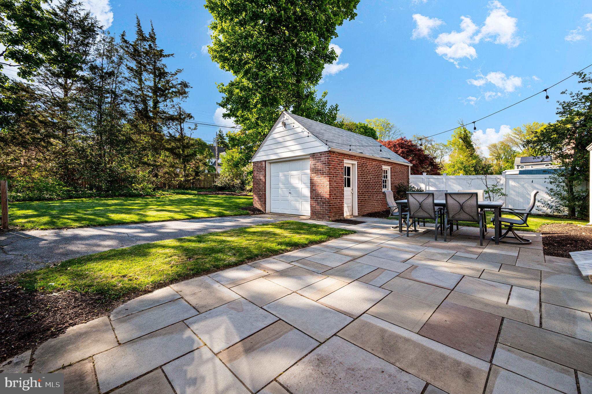 56 North Brookside Road Springfield, PA 19064 - Photo 4 of 32 Sprawling, Luxurious Outdoor Living space