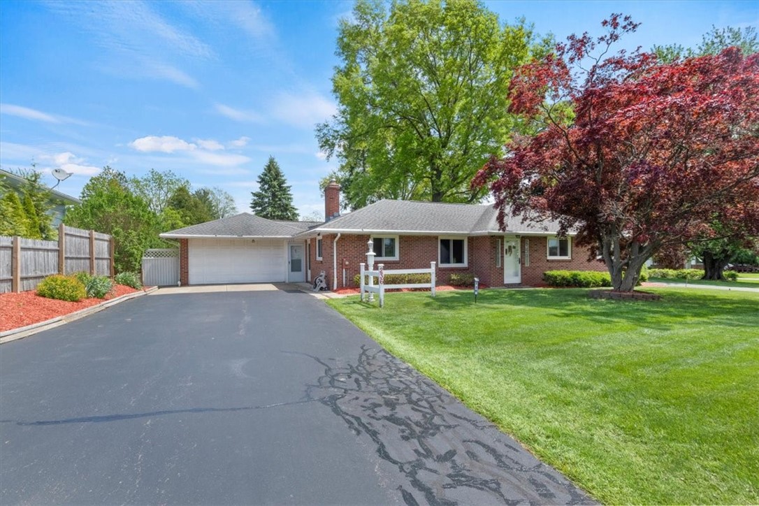 236 Fisher Road Chili, NY 14624 - Photo 2 of 38