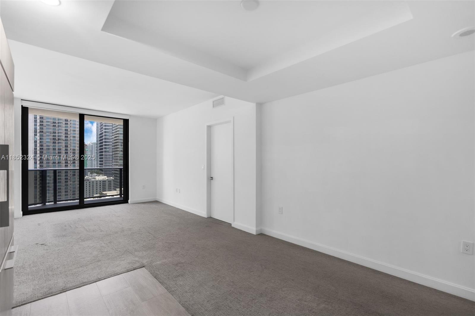 45 Southwest 9th Street, Unit 2204 Miami, FL 33130 - Photo 13 of 39 an empty room with windows