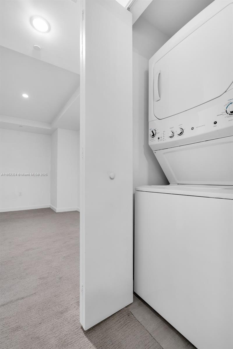 45 Southwest 9th Street, Unit 2204 Miami, FL 33130 - Photo 24 of 39 a view of utility room