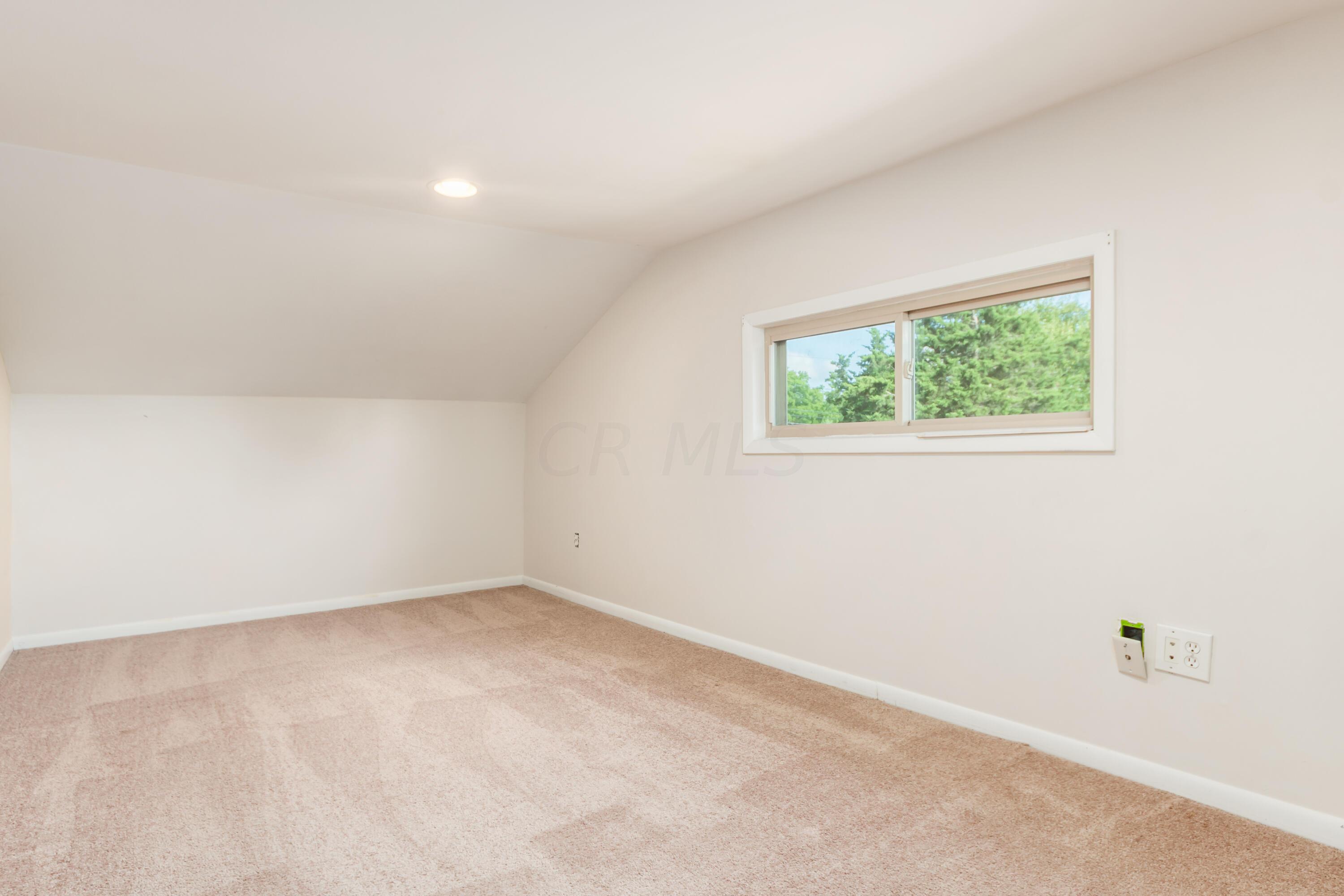 2529 North Star Road Columbus, OH 43221 - Photo 22 of 25 M_2529_N_Star079