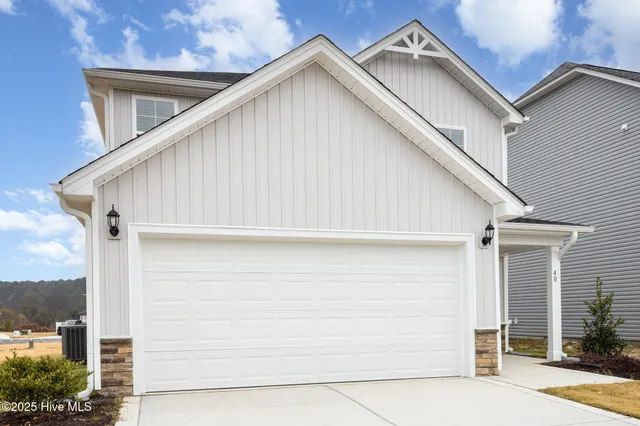 $299,950 | 40 West Emily Gardens Drive, Selma, NC 27576