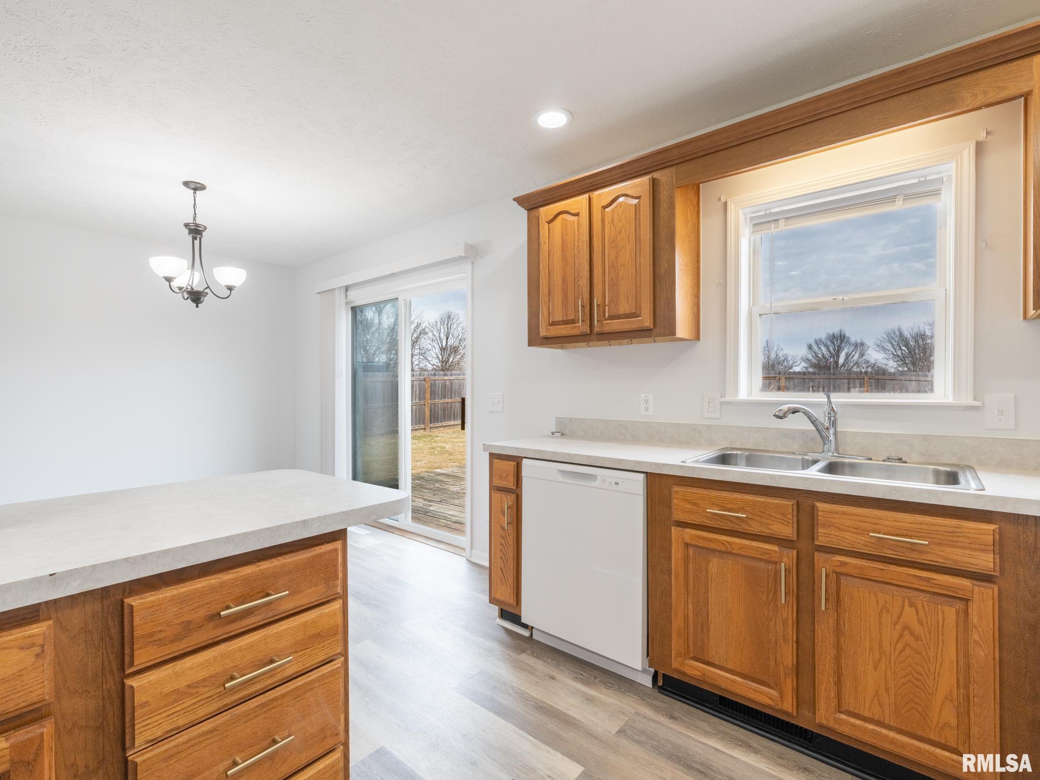 139 Cahokia Road Marquette Heights, IL 61554 - Photo 11 of 62