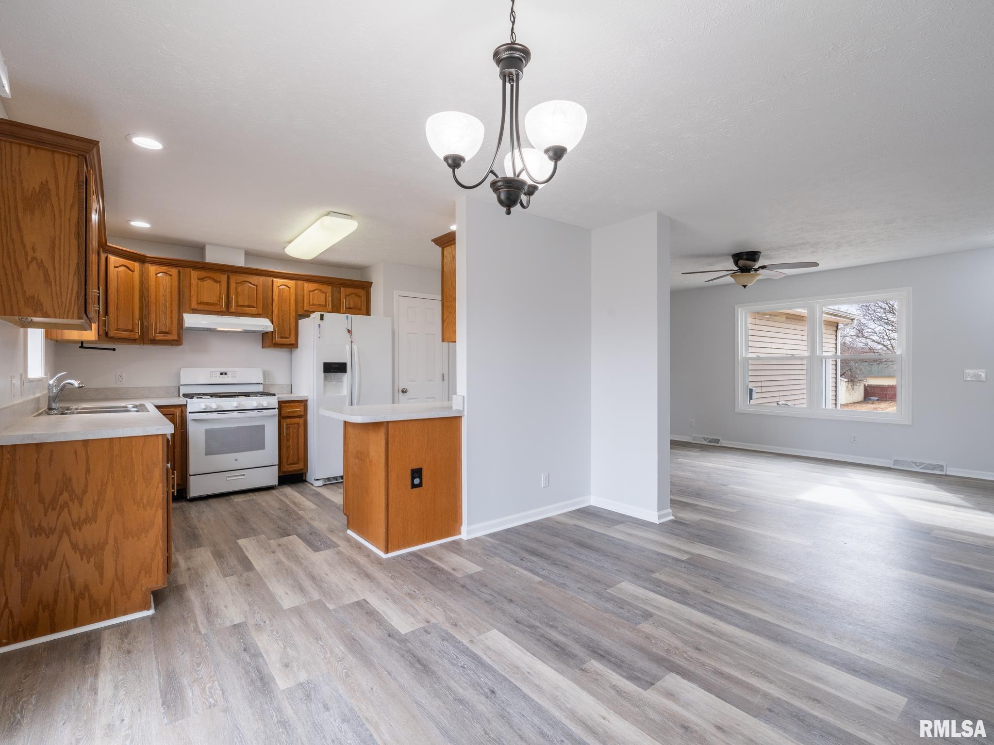 139 Cahokia Road Marquette Heights, IL 61554 - Photo 19 of 62