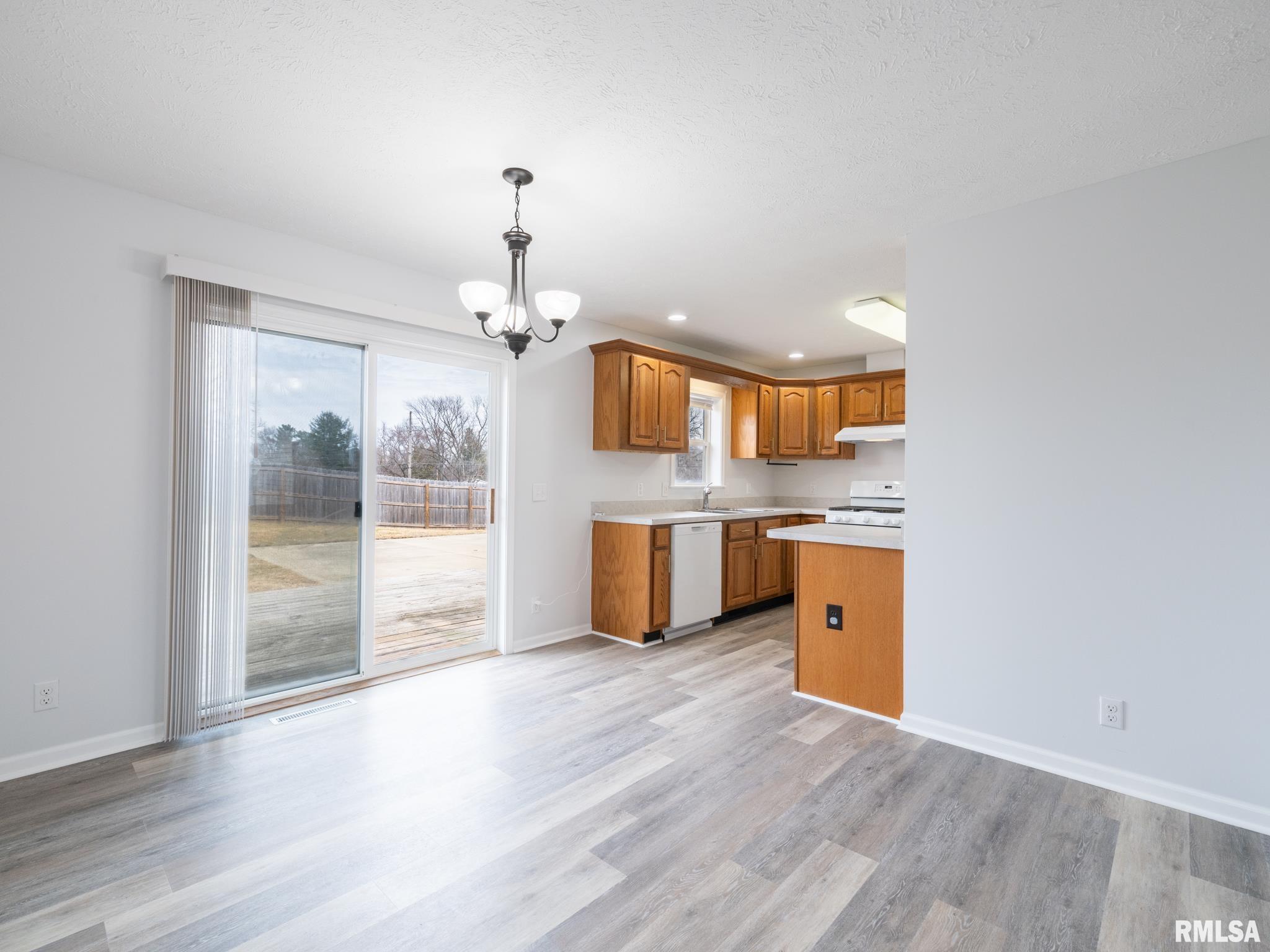 139 Cahokia Road Marquette Heights, IL 61554 - Photo 20 of 62