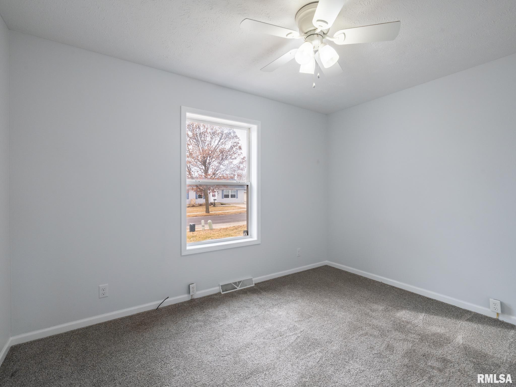 139 Cahokia Road Marquette Heights, IL 61554 - Photo 26 of 62