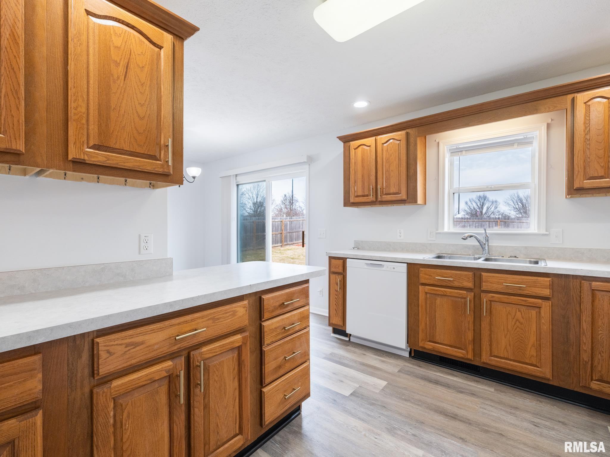 139 Cahokia Road Marquette Heights, IL 61554 - Photo 8 of 62