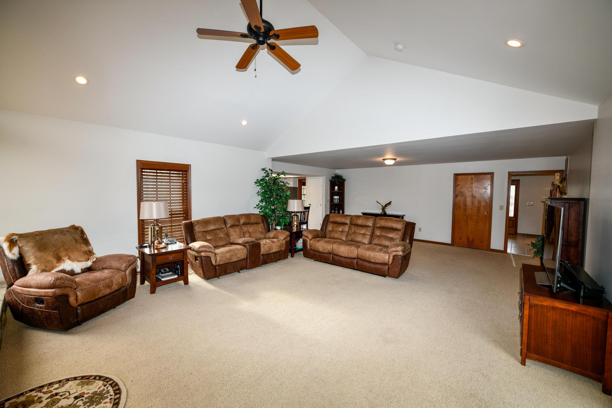 25210 Coder-Holloway Road Raymond, OH 43067 - Photo 20 of 53 Living Area