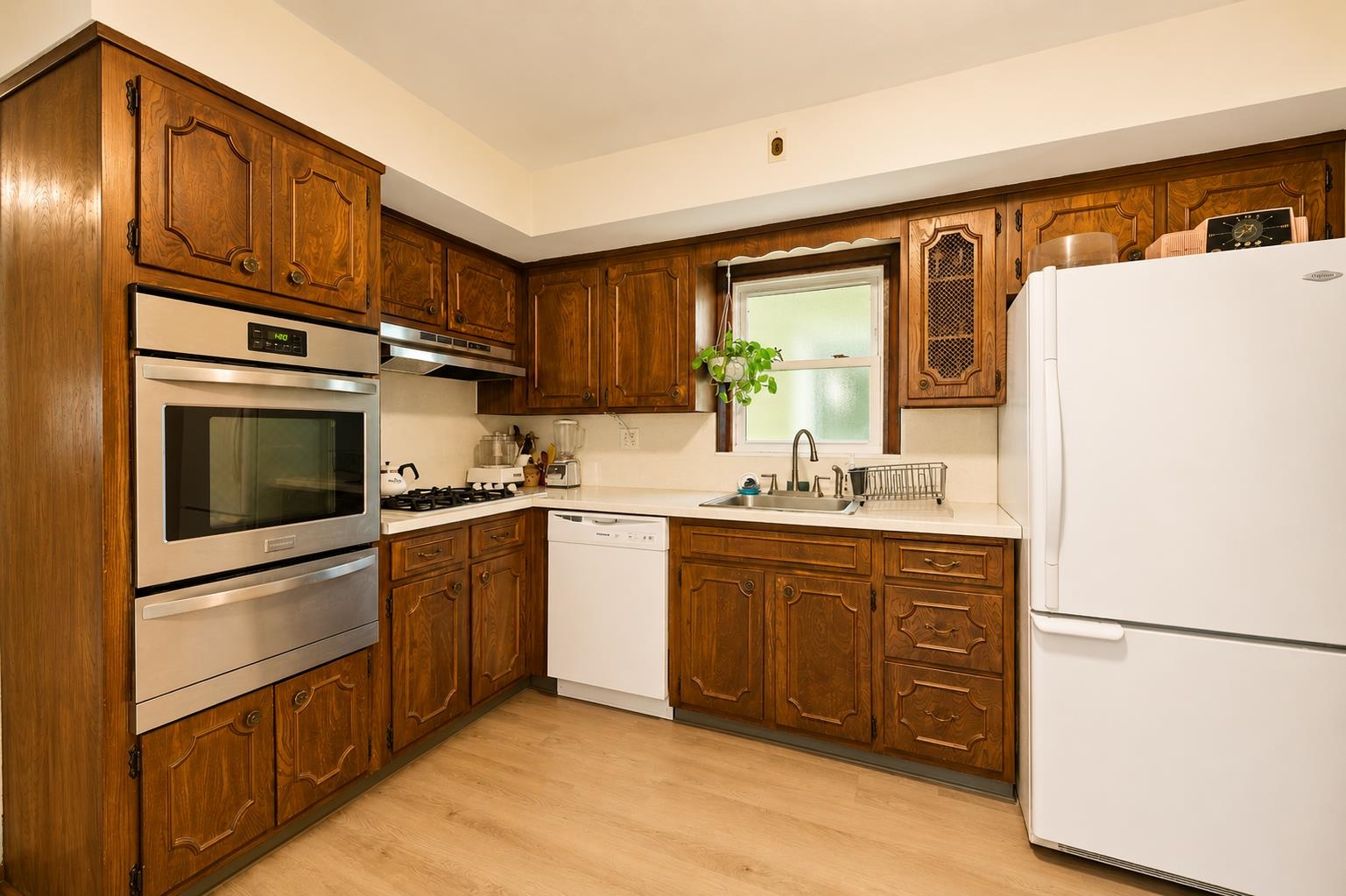 185 West 3rd Street, Unit 1 Bayonne, NJ 07002 - Photo 6 of 17