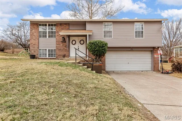$350,000 | 553 Holland Avenue, St. Louis, MO 63119