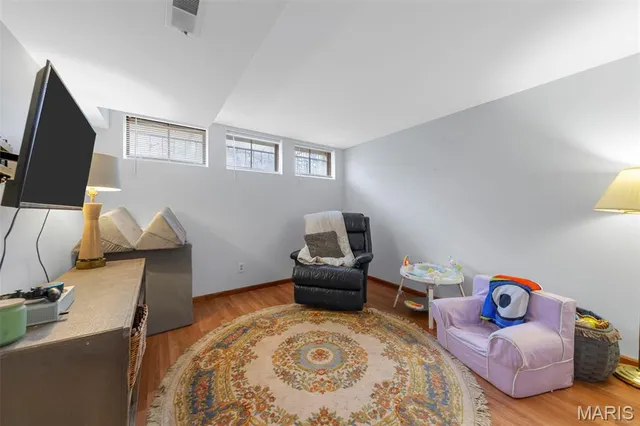 $350,000 | 553 Holland Avenue, St. Louis, MO 63119