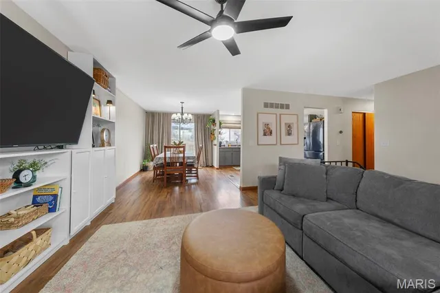 $350,000 | 553 Holland Avenue, St. Louis, MO 63119