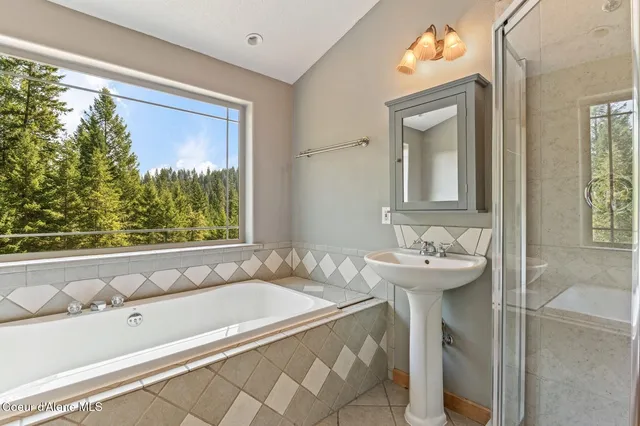 $824,000 | 671 Kelso Woods Drive, Athol, ID 83801