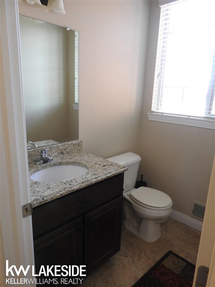 22494 Brantingham Road Macomb, MI 48044 - Photo 19 of 43 31344849-18.JPG