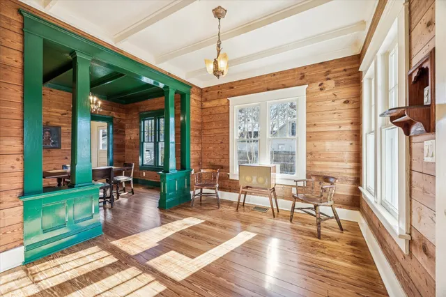 $544,000 | 208 North Rusk Street, Fayetteville, TX 78940