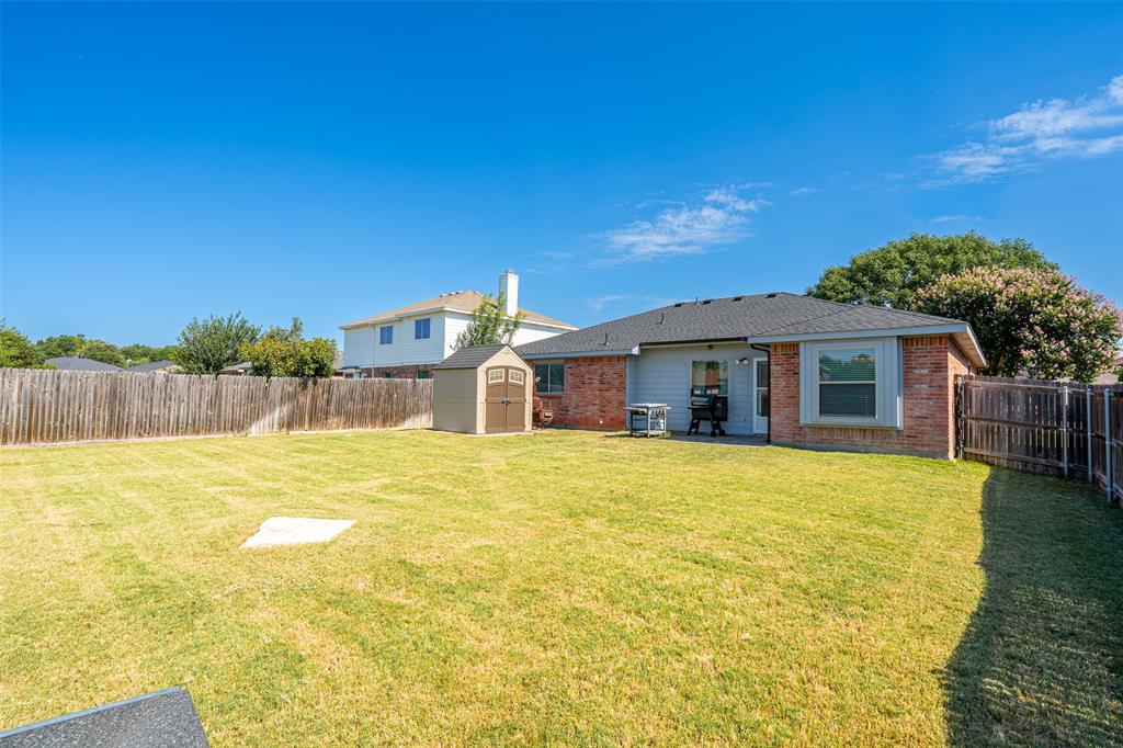 424 Northeast Murphy Road Burleson, TX 76028 - Photo 18 of 24