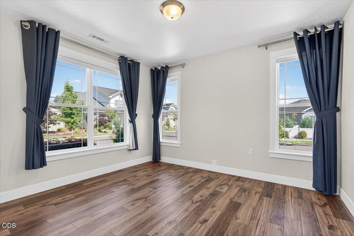 1618 River Run Street Central Point, OR 97502 - Photo 19 of 36