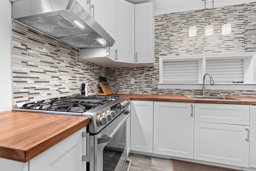 46 Shears Street Wrentham, MA 02093 - Photo 3 of 28 Gallery Image 3