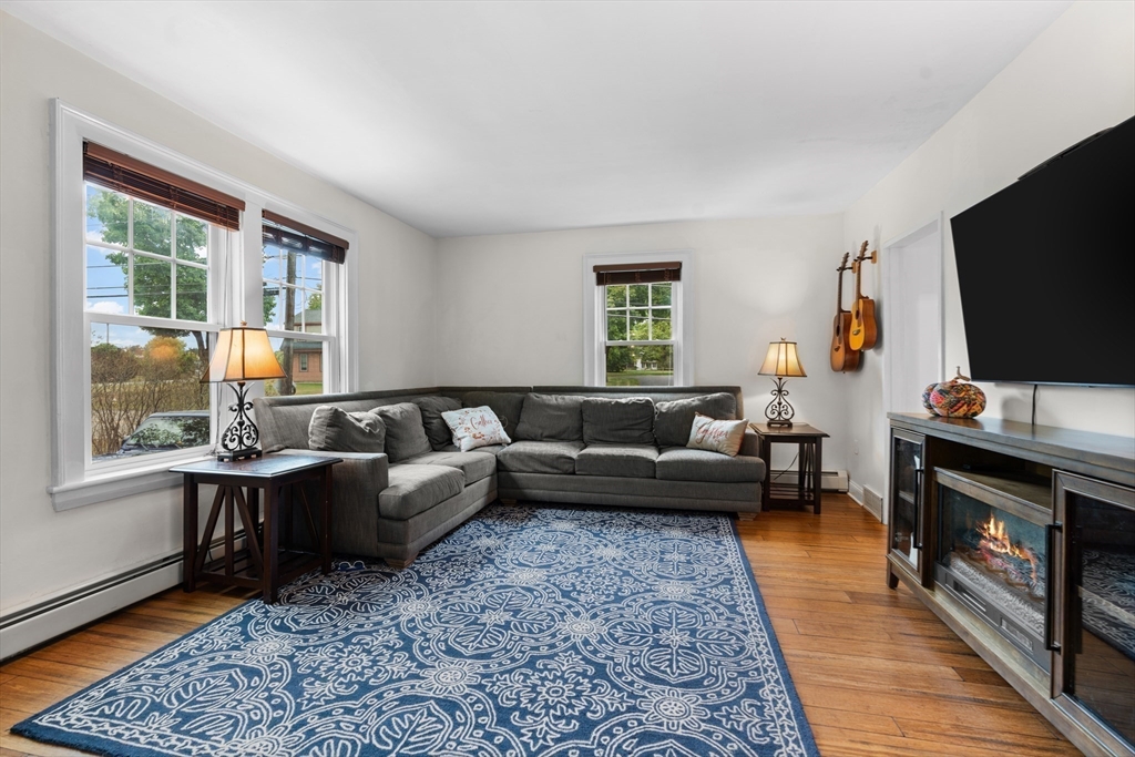 46 Shears Street Wrentham, MA 02093 - Photo 8 of 28 Gallery Image 8