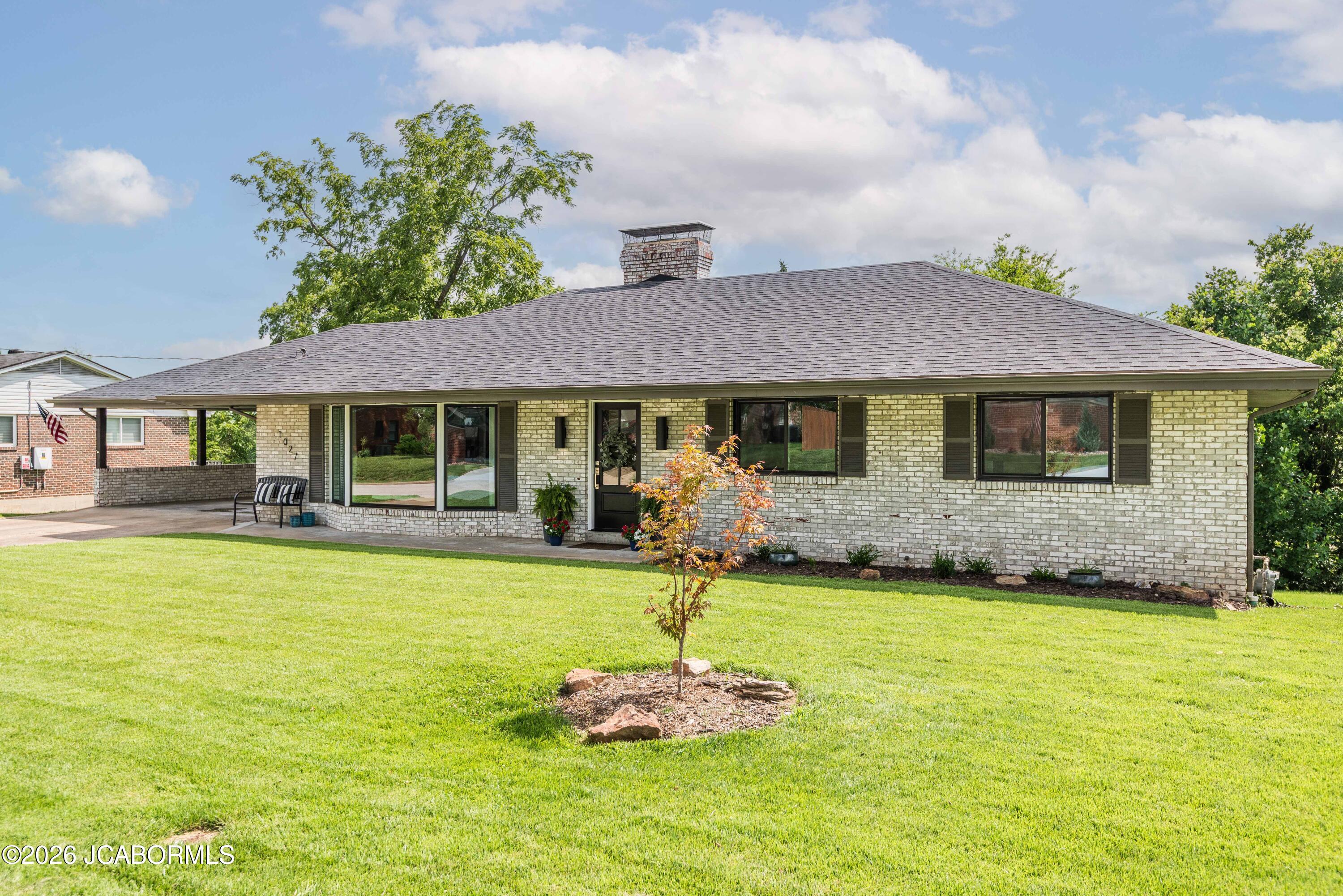 1027 Boonville Road Jefferson City, MO 65109 - Photo 2 of 4