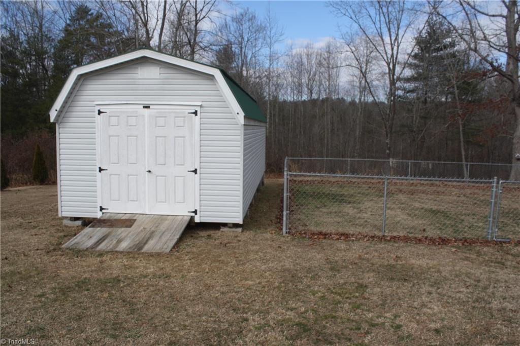 669 Beamer Road Mount Airy, NC 27030 - Photo 17 of 28 Gallery Image 17
