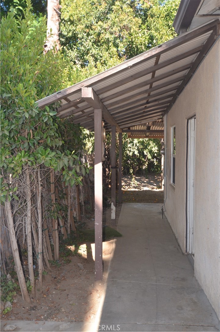 7024 Balcom Avenue Reseda, CA 91335 - Photo 34 of 54 North Side Yard