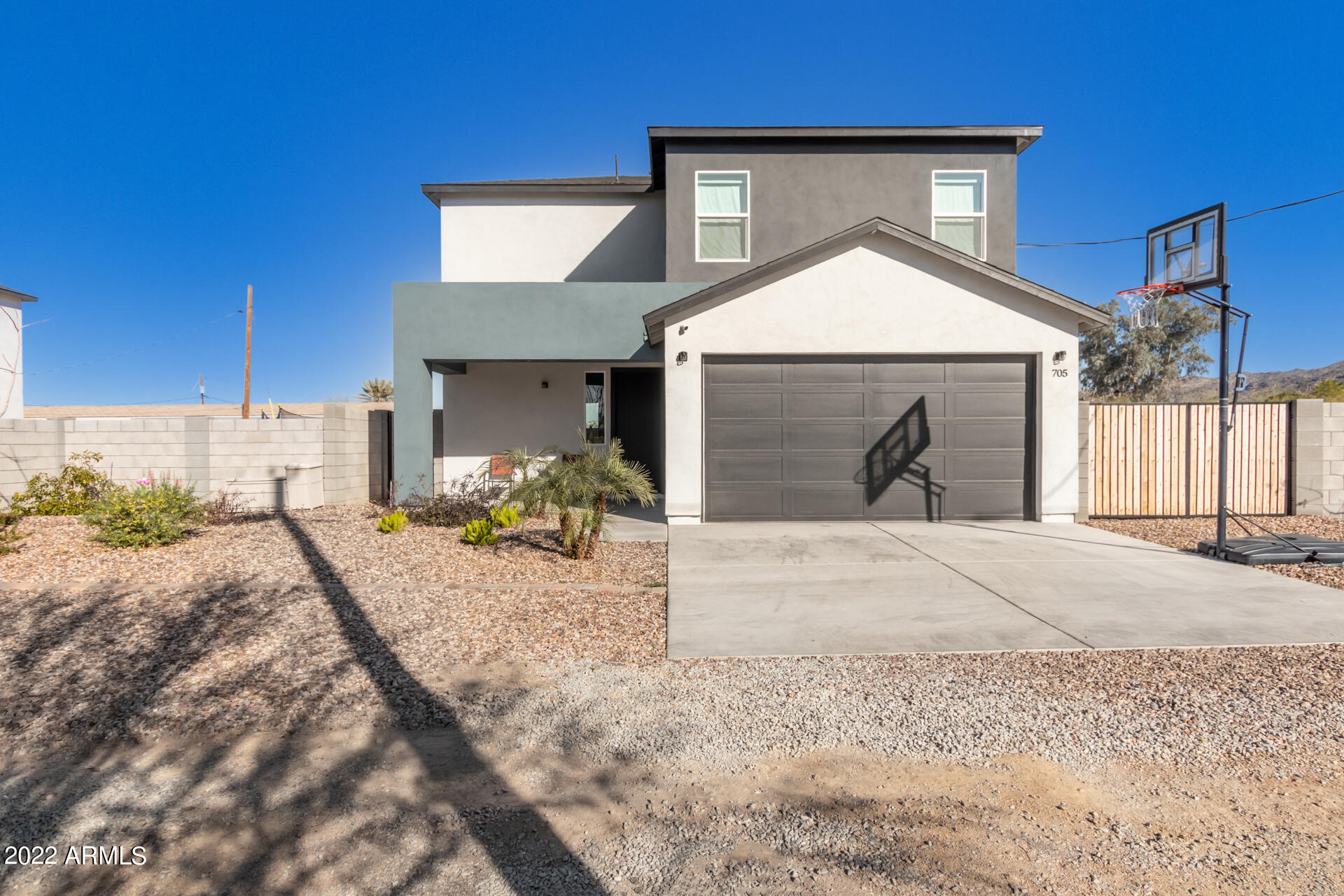 705 East Highline Canal Road Phoenix, AZ 85042 - Photo 2 of 31 01-Highline Canal