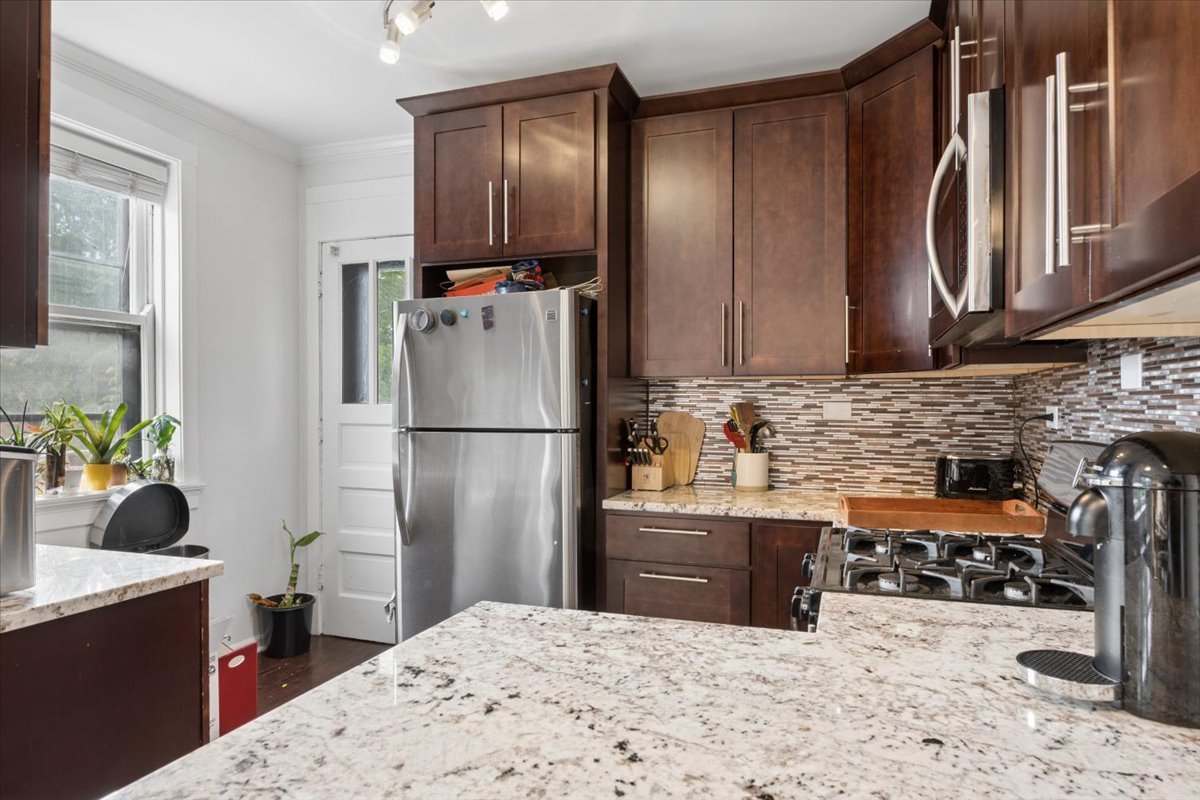 602 Sheridan Road, Unit 2W Evanston, IL 60202 - Photo 12 of 30