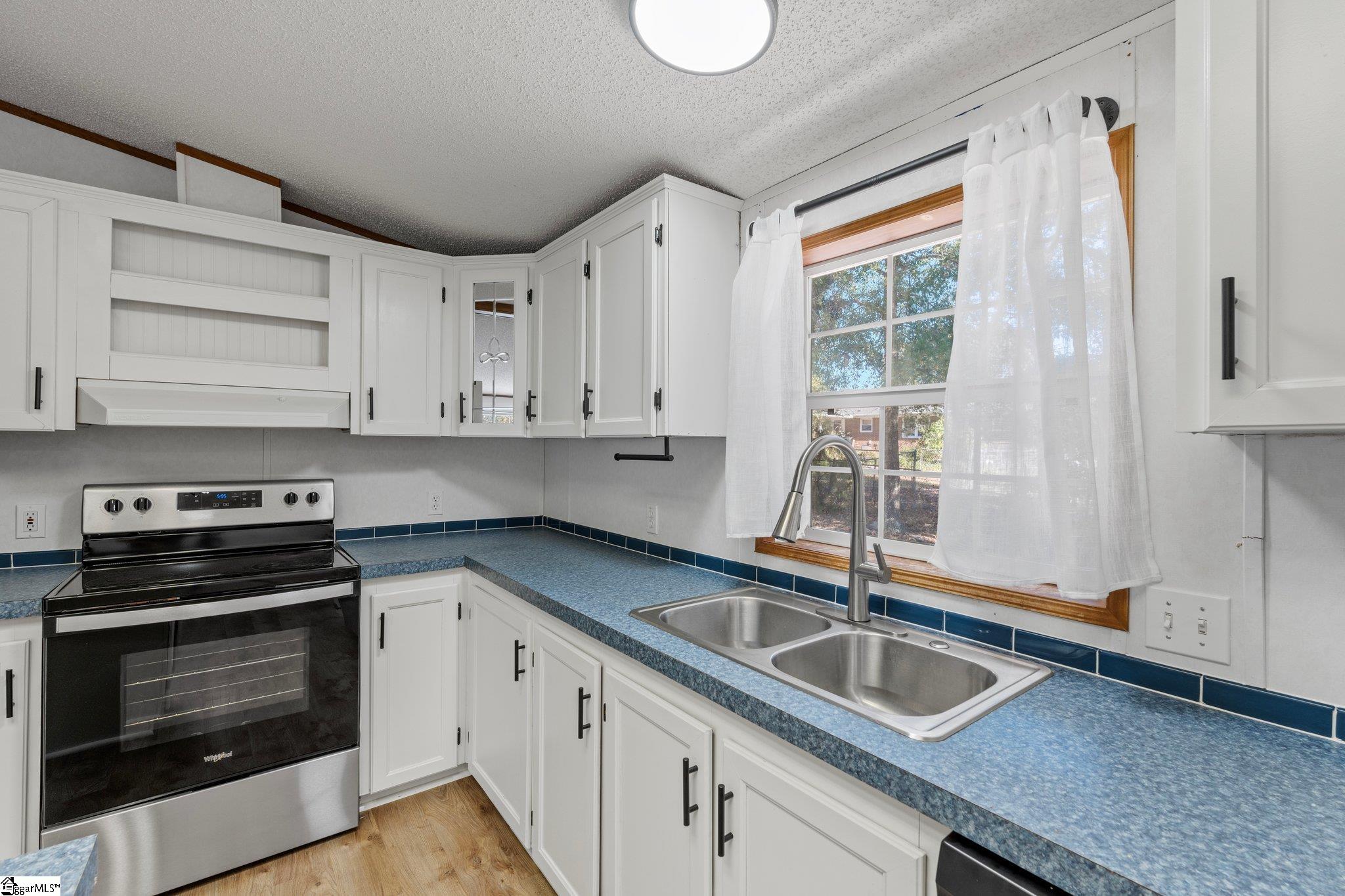 115 Bass Tumblin Road Gray Court, SC 29645 - Photo 15 of 37