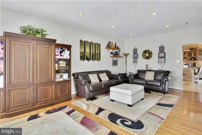 8705 Riverscape Court Odenton, MD 21113 - Photo 13 of 30 Living Room