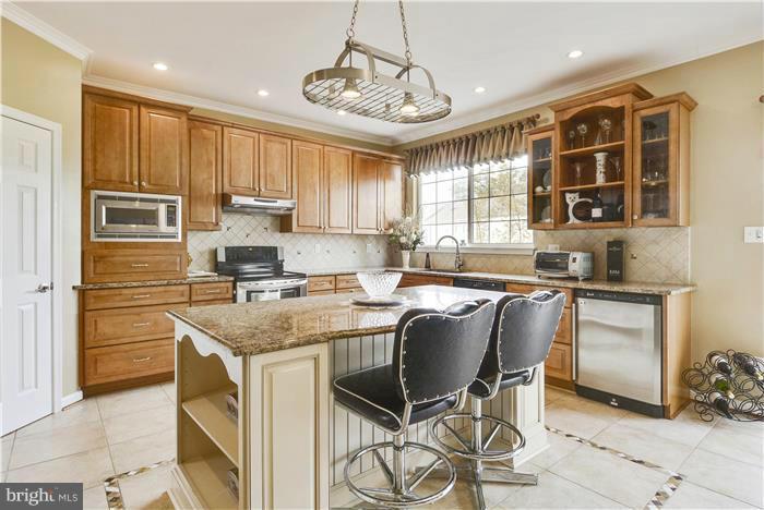 8705 Riverscape Court Odenton, MD 21113 - Photo 14 of 30 Kitchen