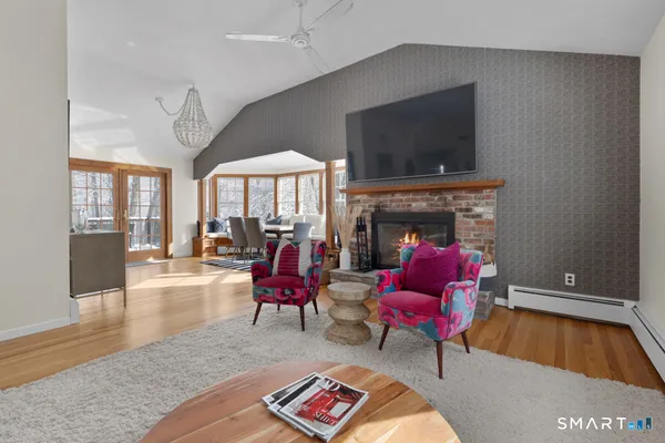 $899,000 | 25 Arrowhead Road, Wilton, CT 06897