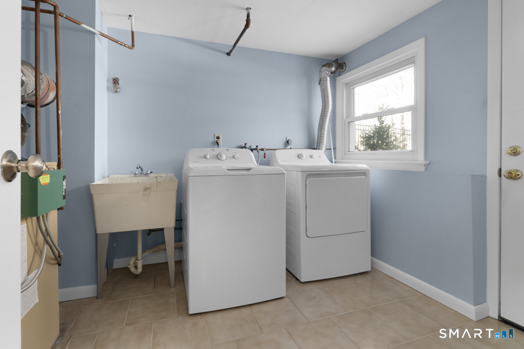 25 Arrowhead Road Wilton, CT 06897 - Photo 22 of 30 Lower Level Laundry