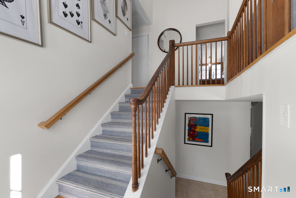 25 Arrowhead Road Wilton, CT 06897 - Photo 3 of 30 Foyer with natural light