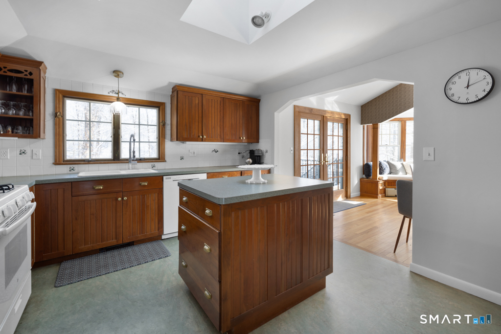 25 Arrowhead Road Wilton, CT 06897 - Photo 9 of 30 Kitchen