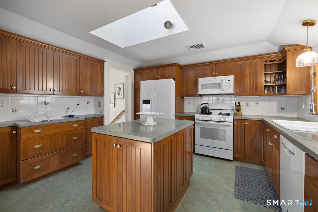 25 Arrowhead Road Wilton, CT 06897 - Photo 10 of 30