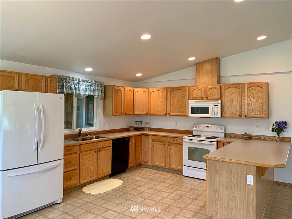 727 Rhoades Road Winlock, WA 98596 - Photo 8 of 23