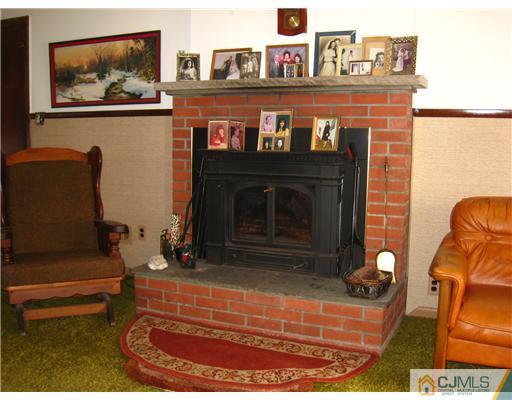 9 June Way Middlesex, NJ 08846 - Photo 3 of 13 Gallery Image 3
