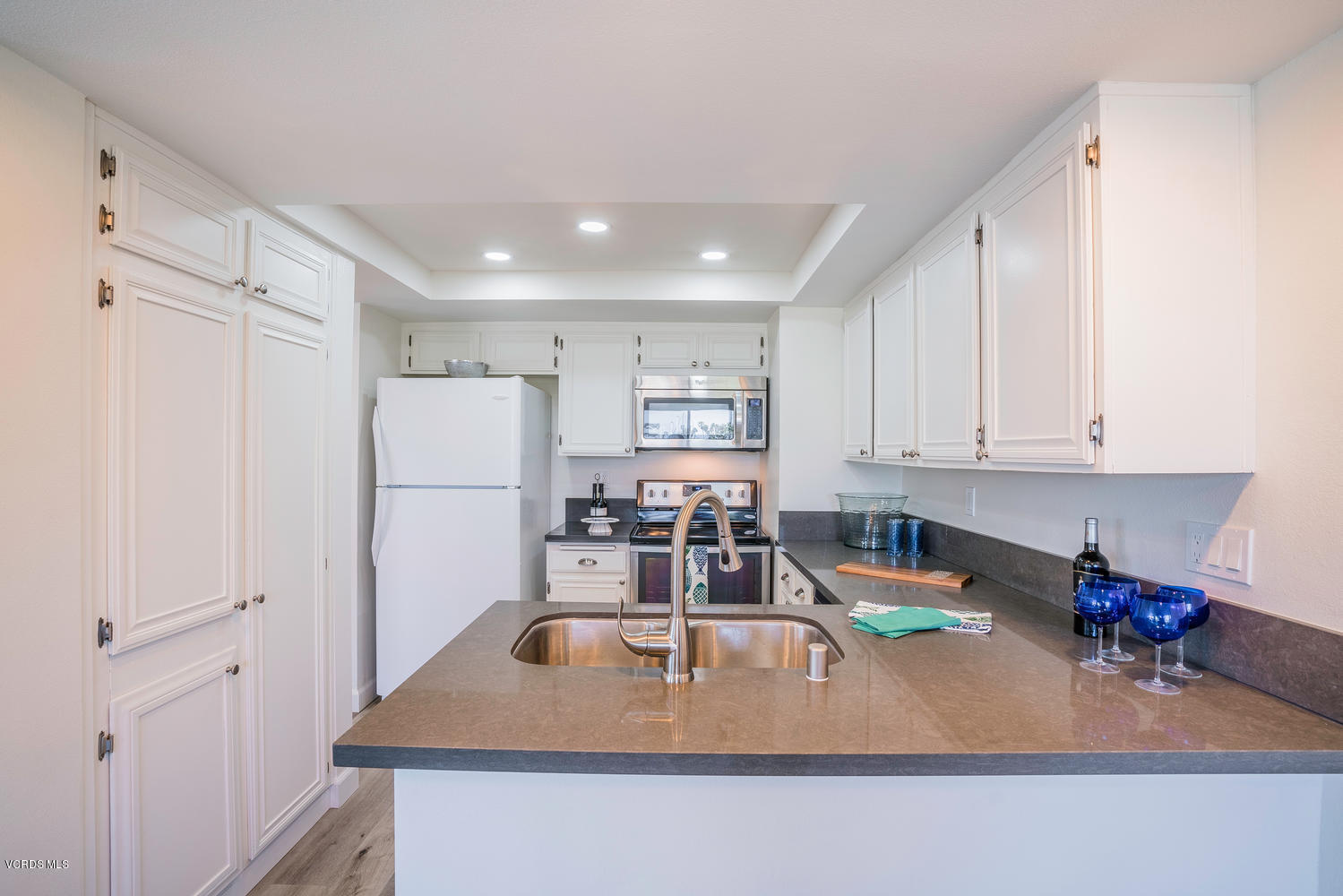 3650 Sunset Lane Oxnard, CA 93035 - Photo 15 of 39 3650 Sunset Ln Oxnard CA 93035-large-015