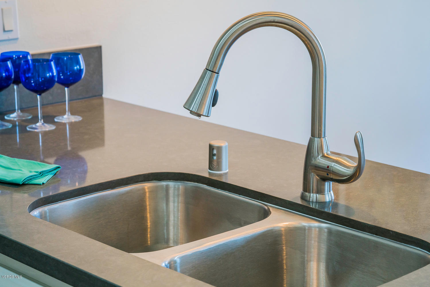 3650 Sunset Lane Oxnard, CA 93035 - Photo 18 of 39 3650 Sunset Ln Oxnard CA 93035-large-018