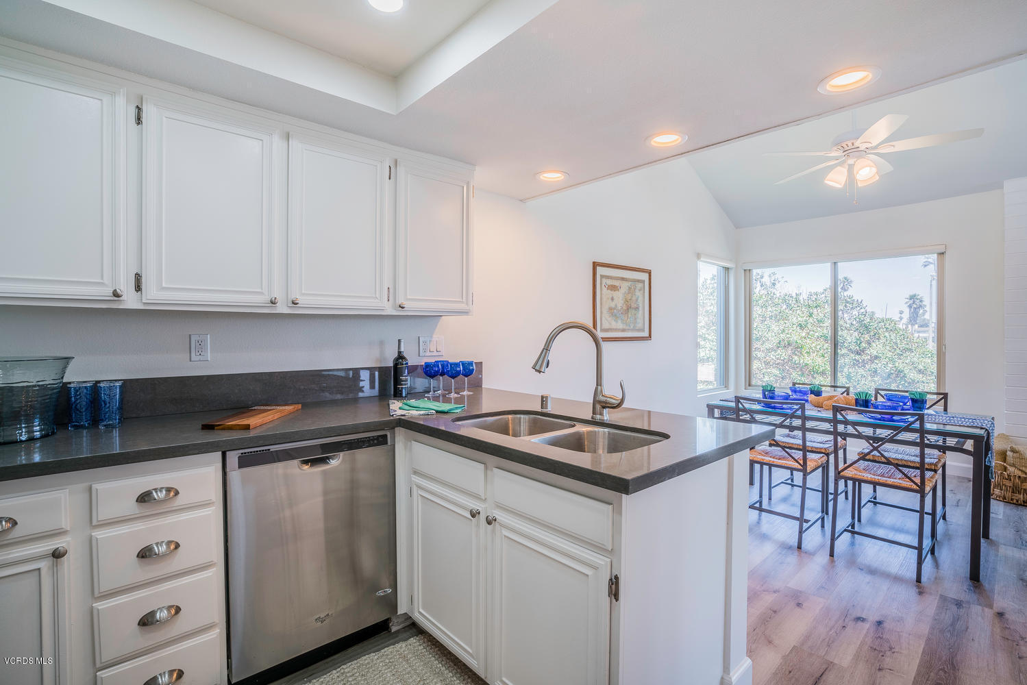 3650 Sunset Lane Oxnard, CA 93035 - Photo 19 of 39 3650 Sunset Ln Oxnard CA 93035-large-019