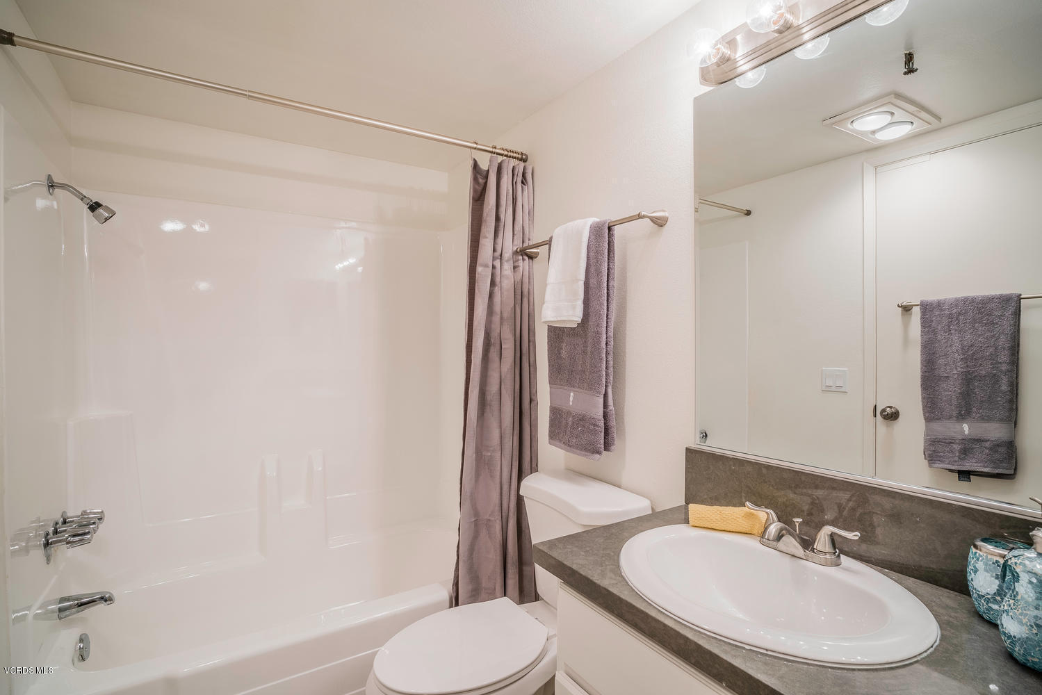 3650 Sunset Lane Oxnard, CA 93035 - Photo 20 of 39 3650 Sunset Ln Oxnard CA 93035-large-020