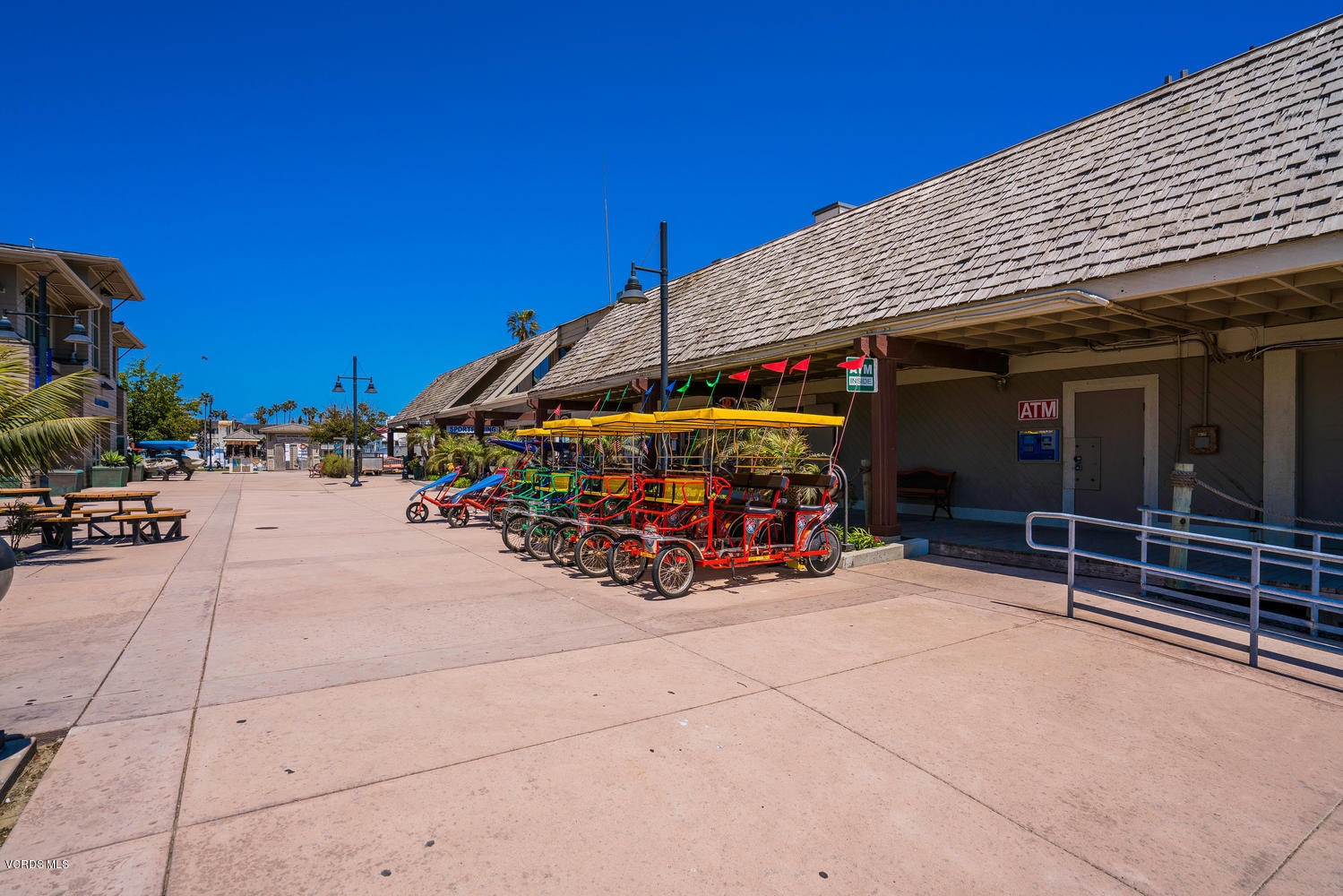 3650 Sunset Lane Oxnard, CA 93035 - Photo 33 of 39 3650 Sunset Ln Oxnard CA 93035-large-033