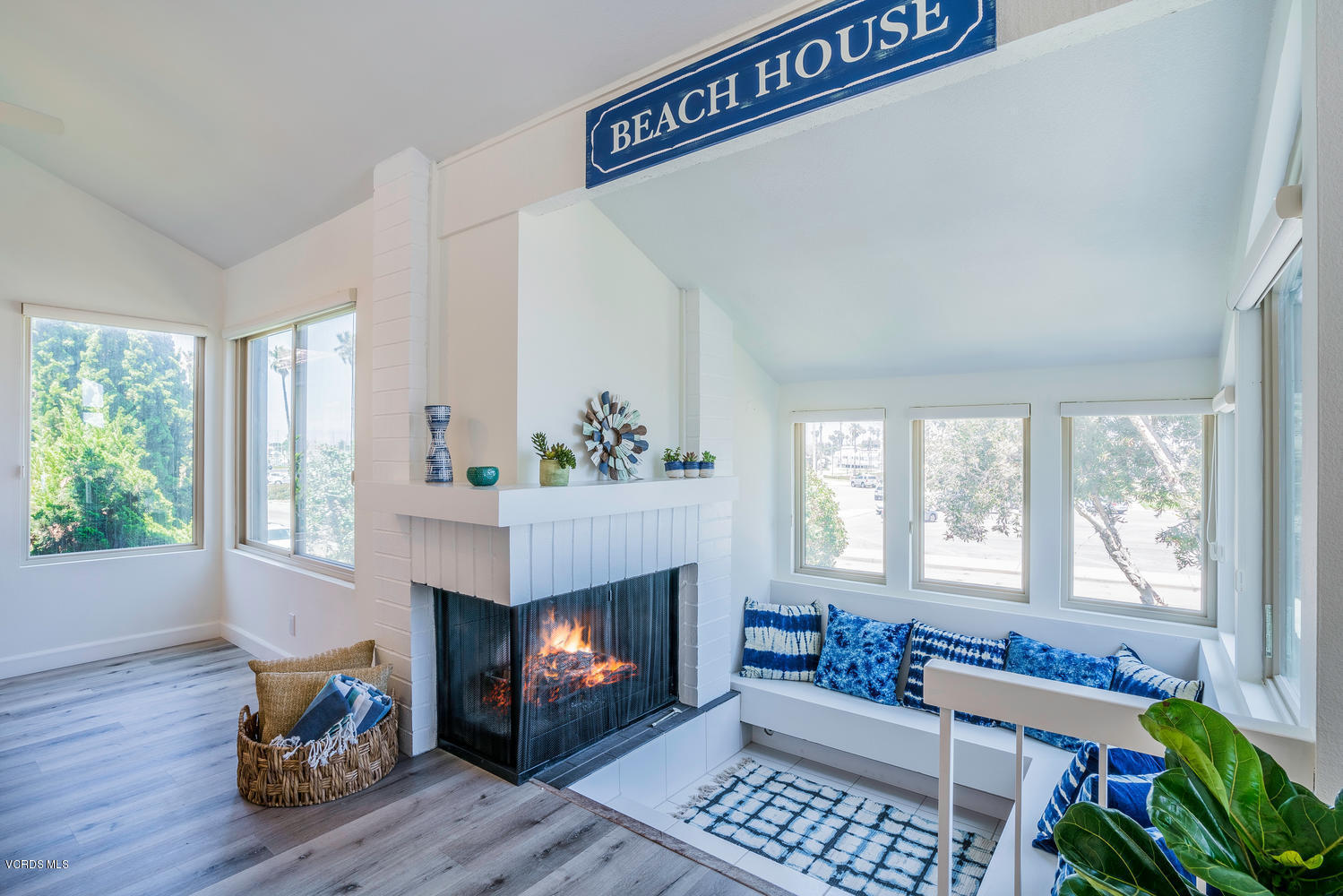 3650 Sunset Lane Oxnard, CA 93035 - Photo 10 of 39 3650 Sunset Ln Oxnard CA 93035-large-010