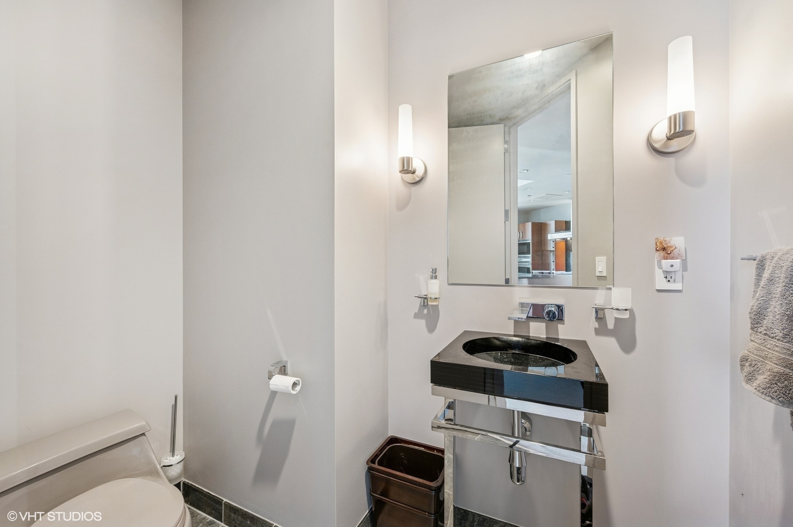 401 North Wabash Avenue, Unit 33K Chicago, IL 60611 - Photo 15 of 45 a bathroom with a sink and a toilet