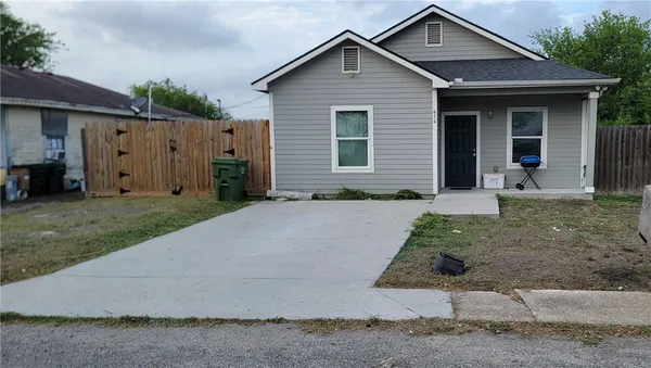 $1,750 | 414 3rd Street, Taft, TX 78390