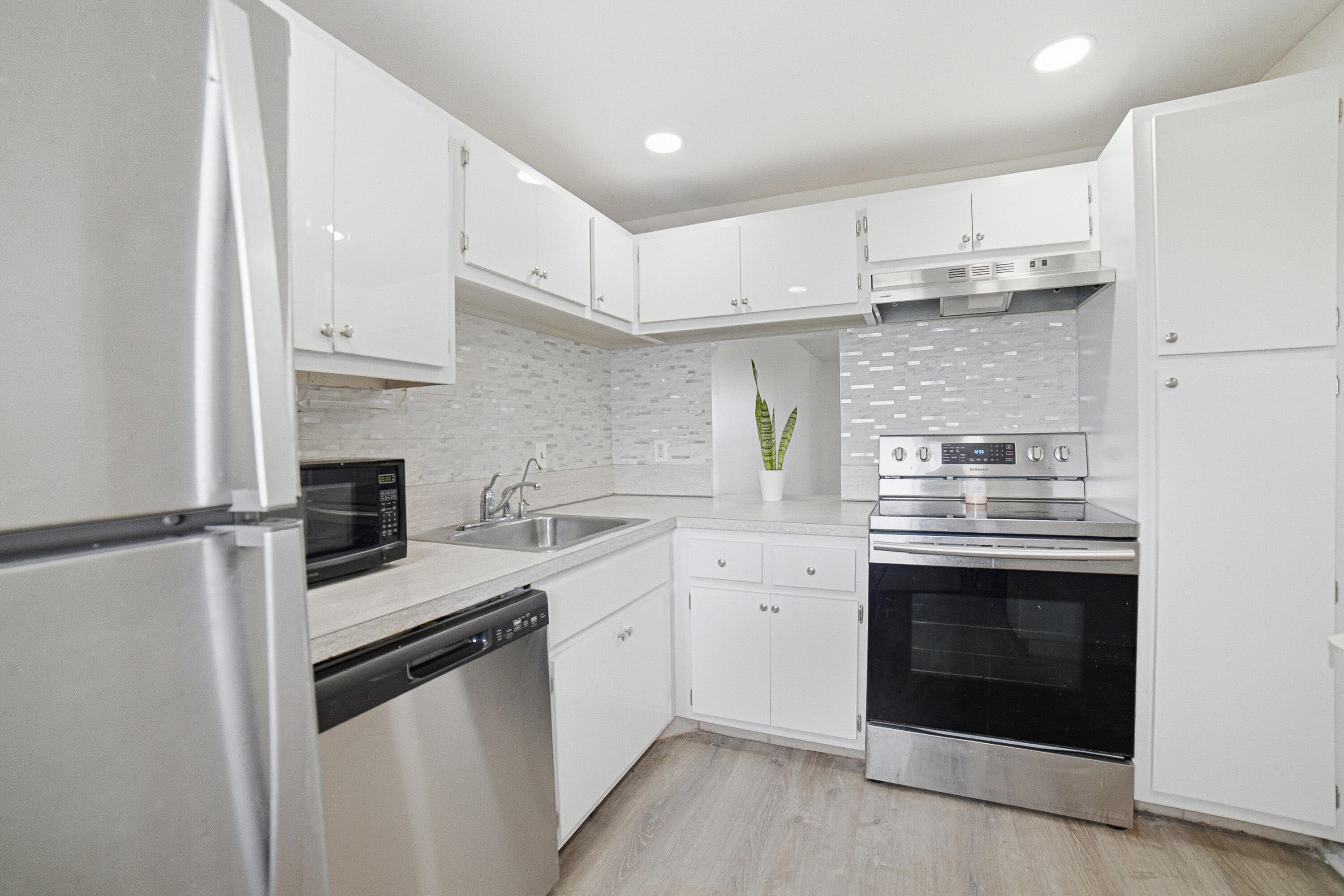 5700 Northwest 2nd Avenue, Unit 705 Boca Raton, FL 33487 - Photo 8 of 26 Kitchen-C