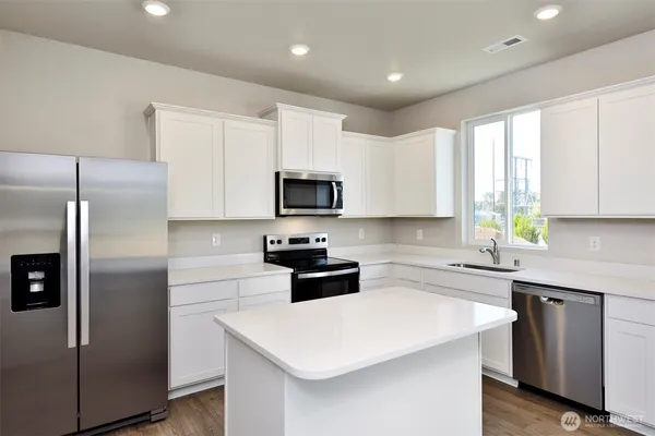 $637,900 | 9751 Hay Street Southeast, Yelm, WA 98597