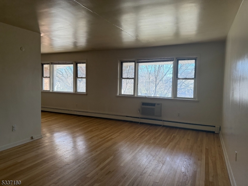 948 Valley Road, Unit A8 Clifton, NJ 07013 - Photo 6 of 14