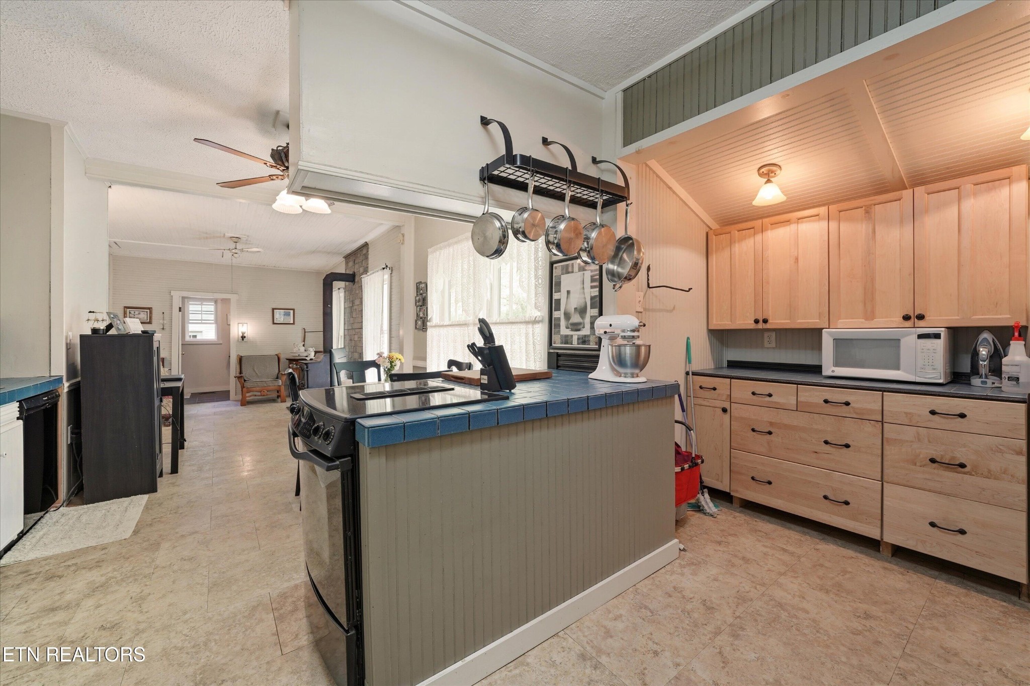315 Laurel Hollow Road Clinton, TN 37716 - Photo 14 of 40 a kitchen with sink cabinets and appliances